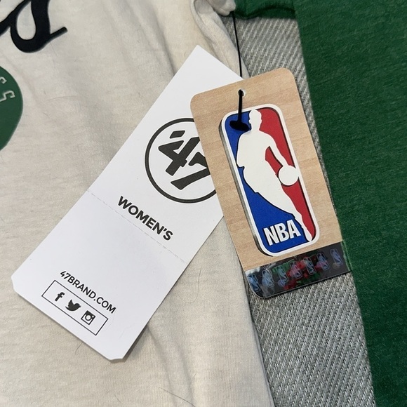 NWT Wmns Celtics Tee - Picture 3 of 6
